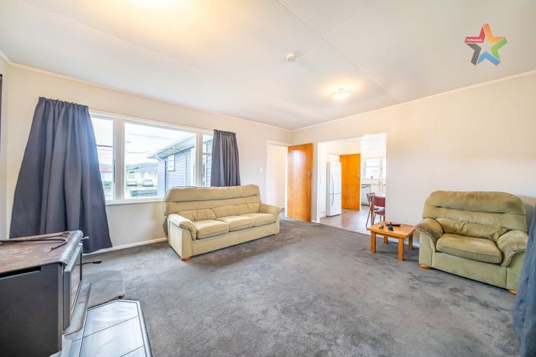 Photo of property in 43 Russell Road, Wainuiomata, Lower Hutt, 5014