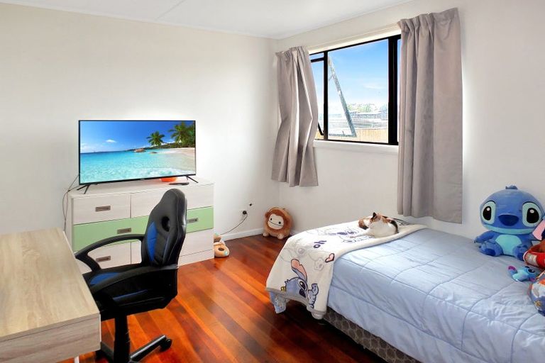 Photo of property in 8 Russell Street, Foxton, 4814