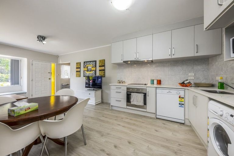 Photo of property in 204 Mellons Bay Road, Mellons Bay, Auckland, 2014