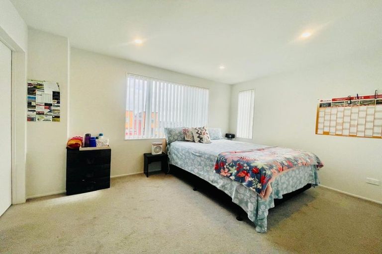 Photo of property in 5b Poruru Close, Papakura, 2110