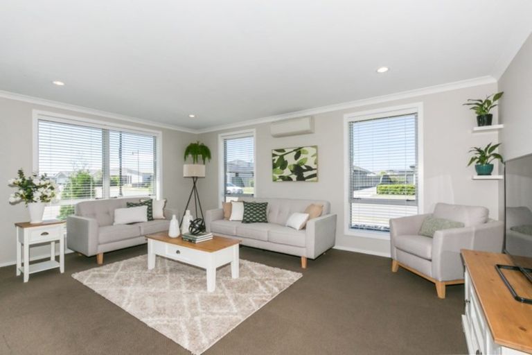 Photo of property in 15 Kapiti Drive, Poraiti, Napier, 4112