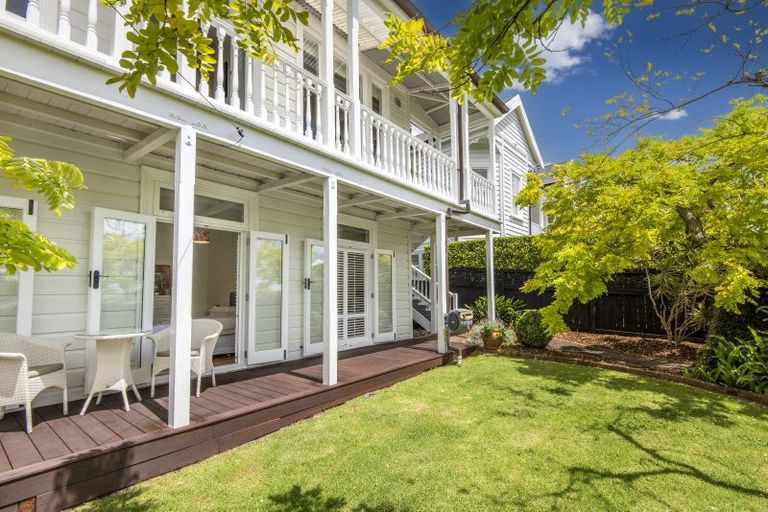 Photo of property in 38 Albert Road, Devonport, Auckland, 0624