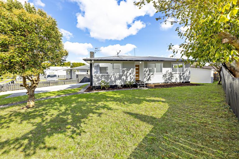 Photo of property in 14 Gainsborough Street, Manurewa, Auckland, 2102