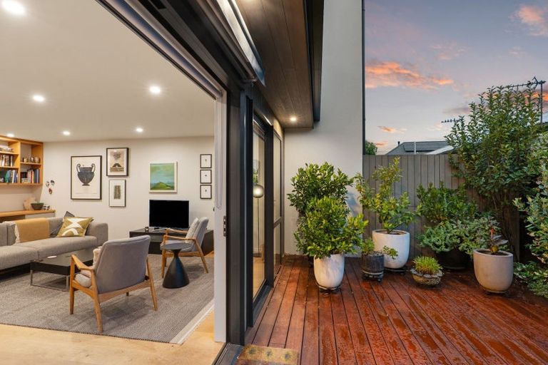 Photo of property in 199a Springfield Road, St Albans, Christchurch, 8014