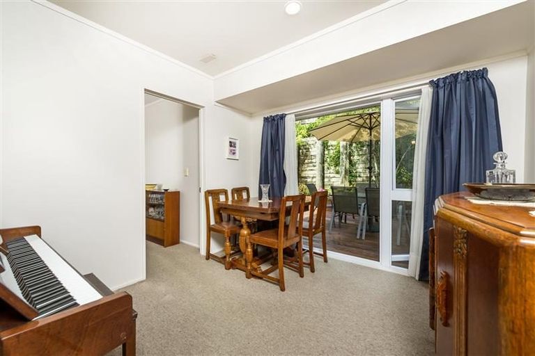 Photo of property in 32 Crestview Place, Browns Bay, Auckland, 0630