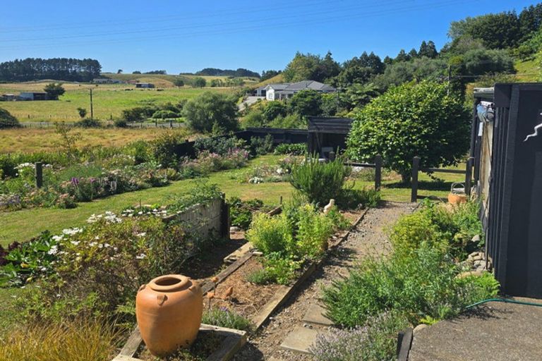 Photo of property in 70 Saxton Road, Upper Vogeltown, New Plymouth, 4371