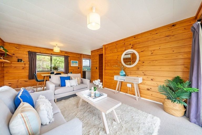 Photo of property in 33b Gemstone Drive, Birchville, Upper Hutt, 5018