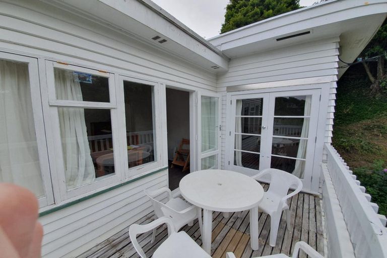 Photo of property in 12 Lytton Street, Wadestown, Wellington, 6012