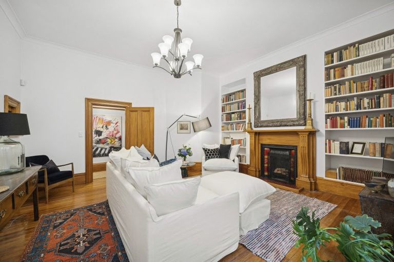 Photo of property in 17 Park Street, Thorndon, Wellington, 6011