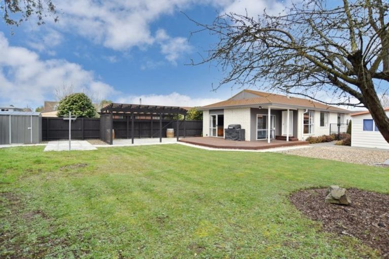 Photo of property in 63 Solomon Avenue, Redwood, Christchurch, 8051