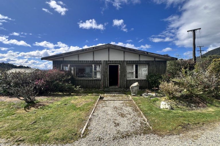 Photo of property in 1566 Lake Brunner Road, Inchbonnie, Kumara, 7875