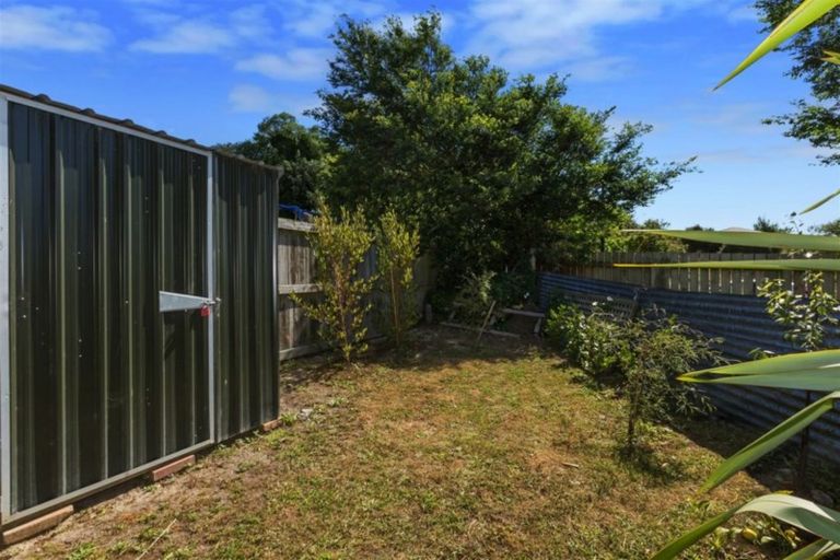 Photo of property in 2 Bedford Street, Cannons Creek, Porirua, 5024