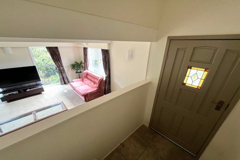 Photo of property in 6 Nea Place, Hillcrest, Auckland, 0627