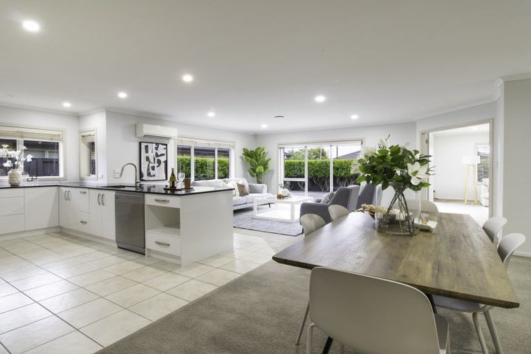 Photo of property in 1 Whitney Place, Rototuna North, Hamilton, 3210