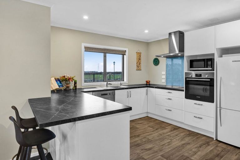 Photo of property in 7 Mercade Close, Stratford, 4332