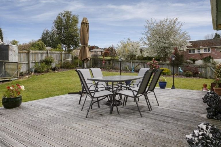 Photo of property in 1 Rangiora Crescent, Wairakei, Taupo, 3332