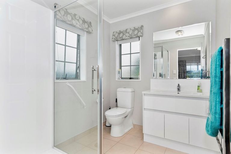 Photo of property in 4 Crichton Terrace, Mount Maunganui, 3116