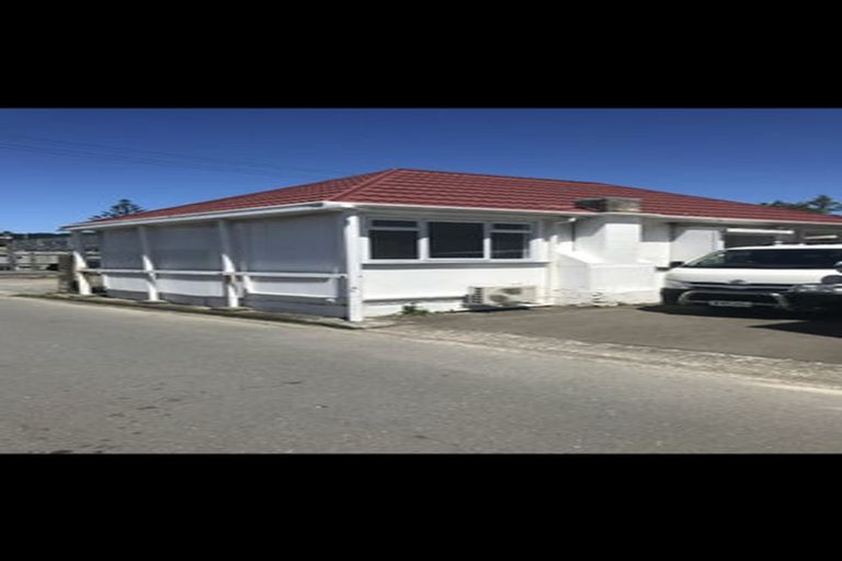 Photo of property in 178 Main Road, Tawa, Wellington, 5028