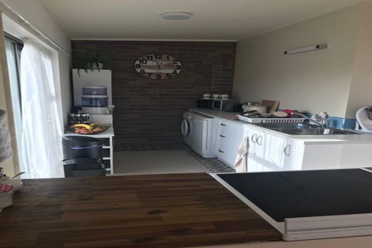 Photo of property in 16 Ropiha Street, Fitzroy, New Plymouth, 4312