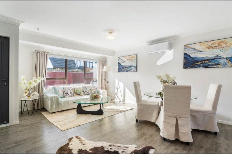 Photo of property in 2/282 Shirley Road, Papatoetoe, Auckland, 2025