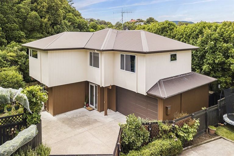 Photo of property in 13c Peterhouse Street, Tawa, Wellington, 5028