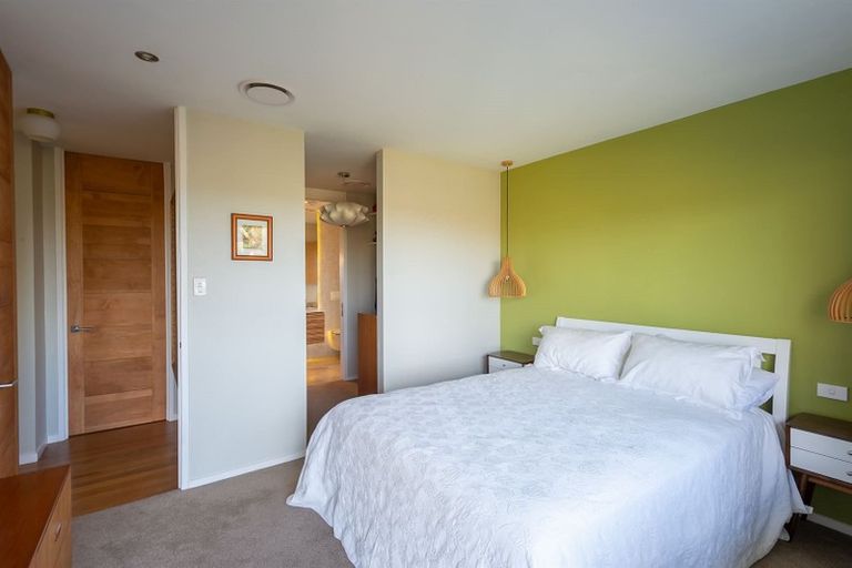 Photo of property in 26 Aotearoa Terrace, Murrays Bay, Auckland, 0630