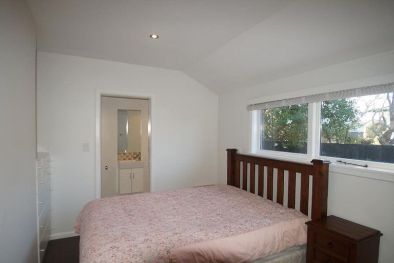 Photo of property in 9 Verran Place, Fendalton, Christchurch, 8052