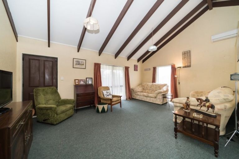 Photo of property in 27 Charles Cross Street, Longburn, Palmerston North, 4412