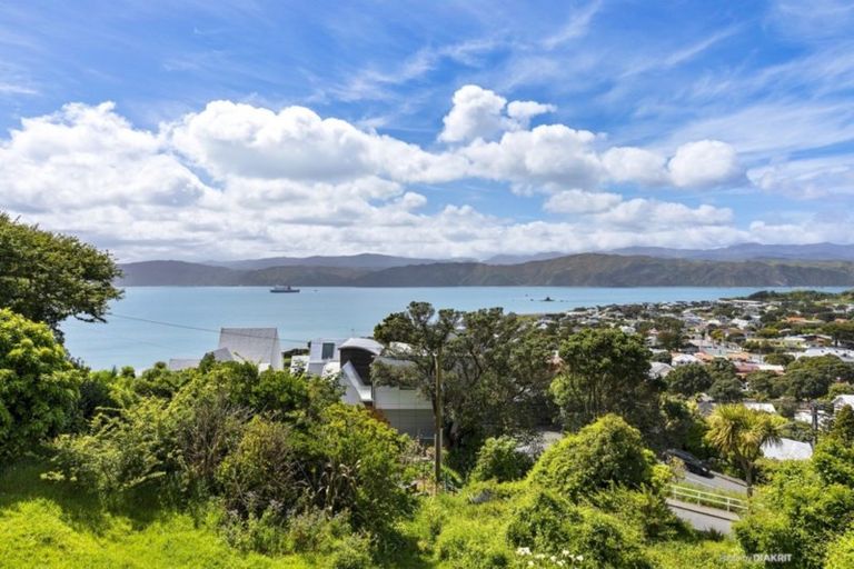 Photo of property in 19 Fettes Crescent, Seatoun, Wellington, 6022