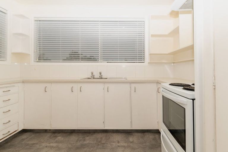 Photo of property in 2/164 Forrest Hill Road, Forrest Hill, Auckland, 0620