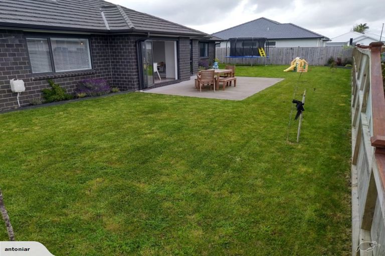 Photo of property in 4 Aporo Drive, Kumeu, 0810