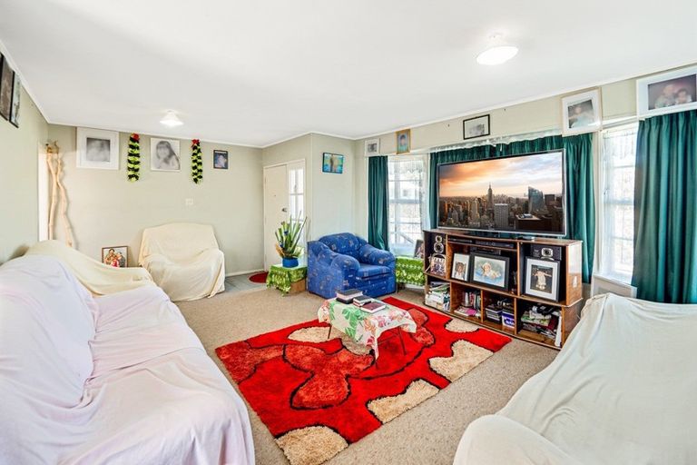 Photo of property in 1 Fairlight Place, Manurewa, Auckland, 2102