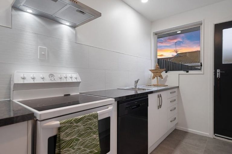 Photo of property in 2/33 Fairfield Avenue, Addington, Christchurch, 8024