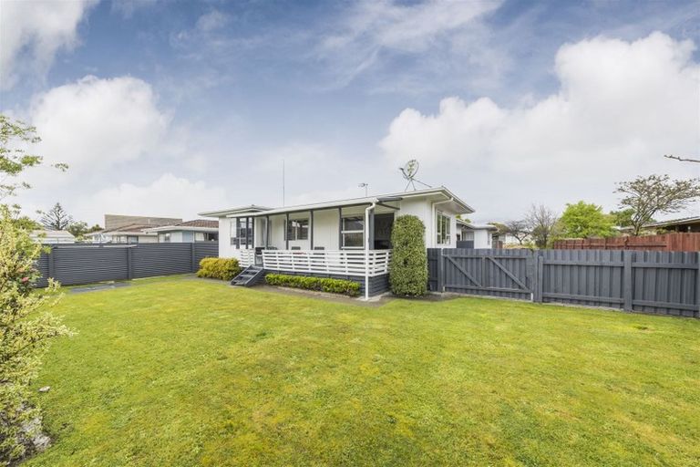 Photo of property in 6b Purdie Place, Milson, Palmerston North, 4414