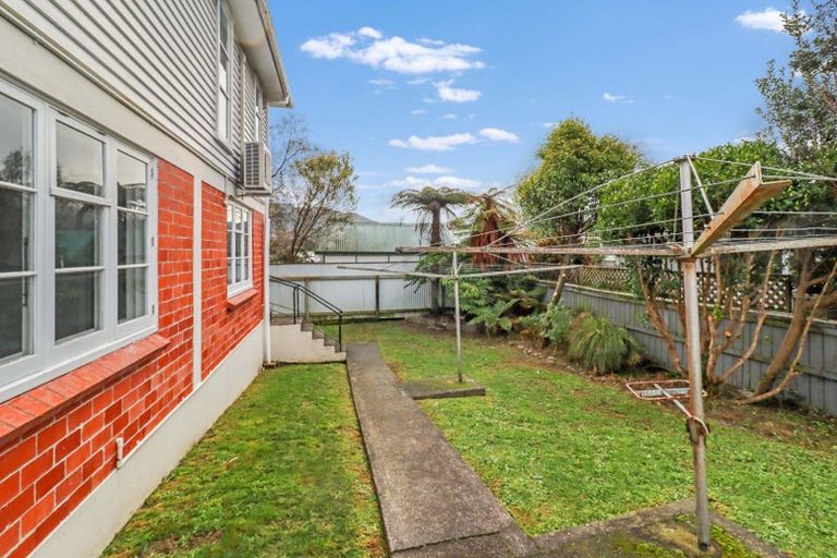 Photo of property in 2 Argyle Grove, Trentham, Upper Hutt, 5018