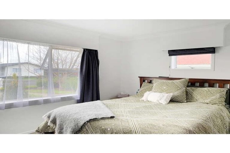 Photo of property in 12 Vogel Street, Levin, 5510