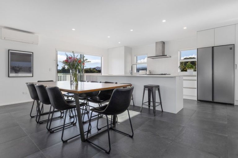 Photo of property in 11 Botany Lane, Whitby, Porirua, 5024