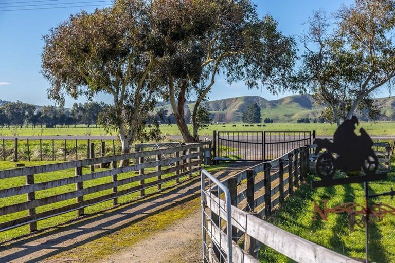 Photo of property in 80616 Masterton Road, Woodville, 4999