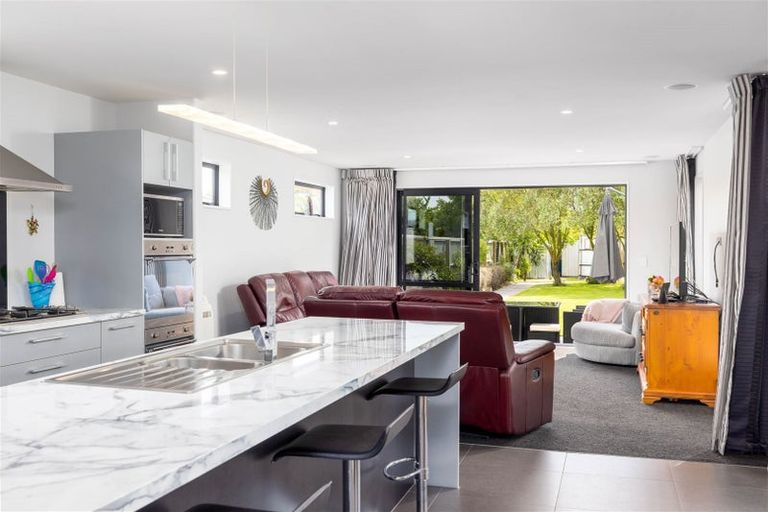 Photo of property in 9 Woodgrove Avenue, North New Brighton, Christchurch, 8083