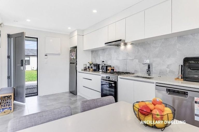 Photo of property in 8 Kaaka Street, Cambridge, 3434