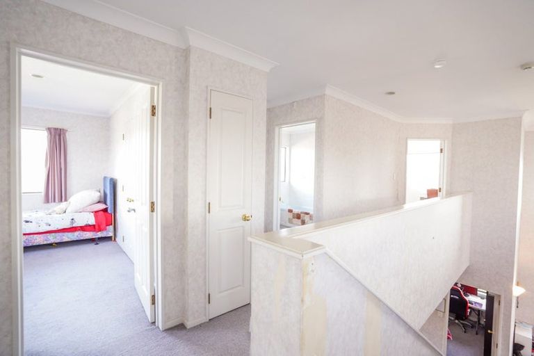 Photo of property in 25 Rosebank Avenue, Kelvin Grove, Palmerston North, 4414