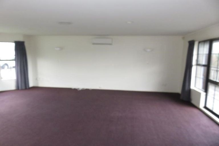 Photo of property in 28 Dominica Crescent, Grenada Village, Wellington, 6037