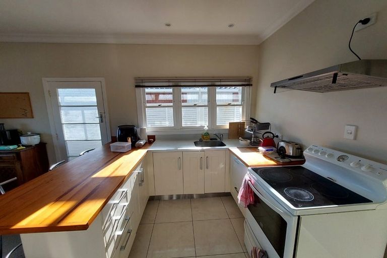 Photo of property in 5c Pendarves Street, New Plymouth, 4310
