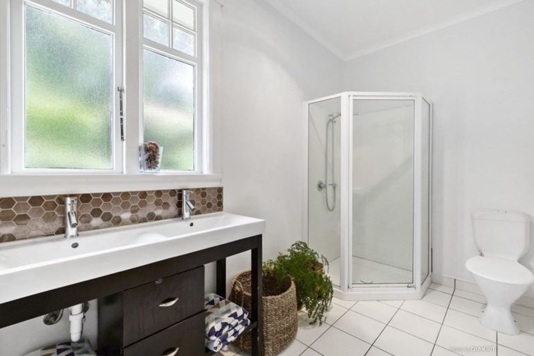 Photo of property in 14 Glen Road, Kelburn, Wellington, 6012