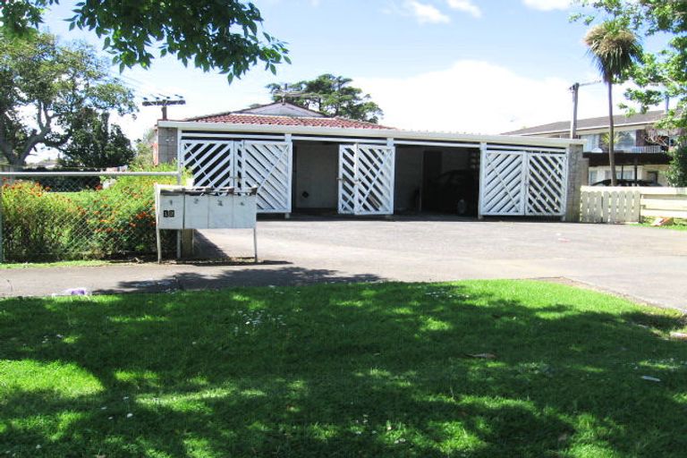 Photo of property in 12 Margaret Road, Papatoetoe, Auckland, 2025
