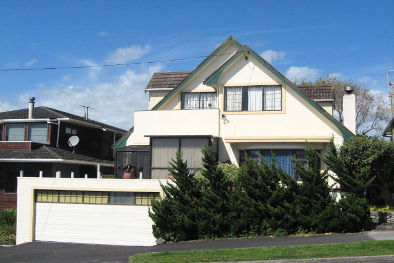 Photo of property in 100 Buller Street, New Plymouth, 4312