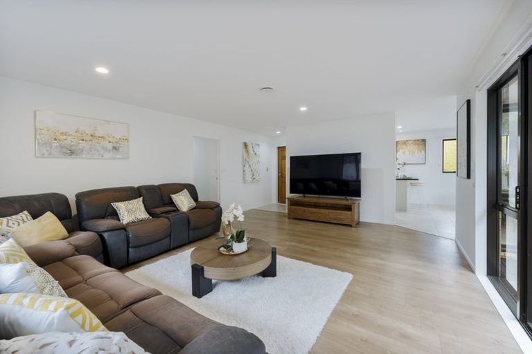 Photo of property in 27a Chorley Avenue, Massey, Auckland, 0614