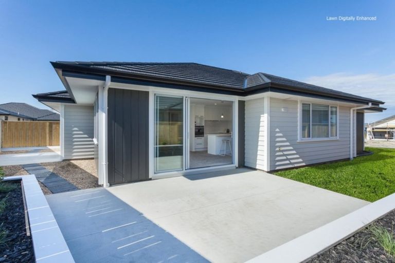 Photo of property in 33 Kotiate Street, Papamoa Beach, Papamoa, 3118
