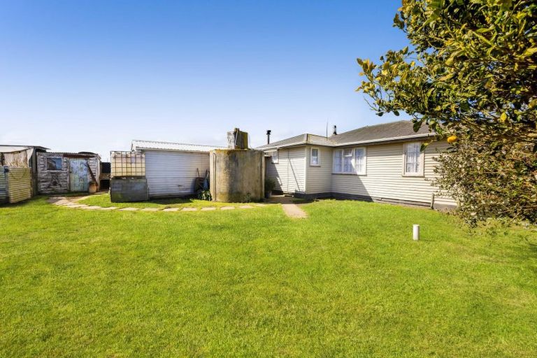 Photo of property in 325 Matangara Road, Hawera, 4672