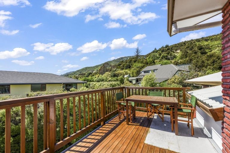 Photo of property in 6 Moana View Road, Waikawa, Picton, 7220